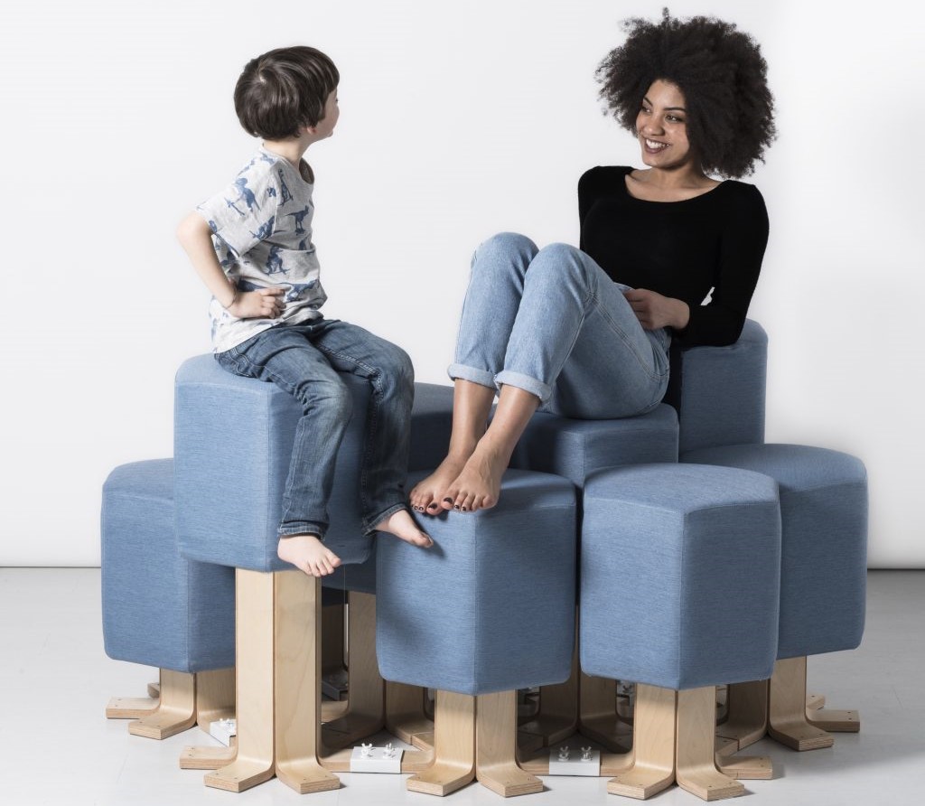 Gauč, který pomocí mobilu nastavíte podle vašich potřeb