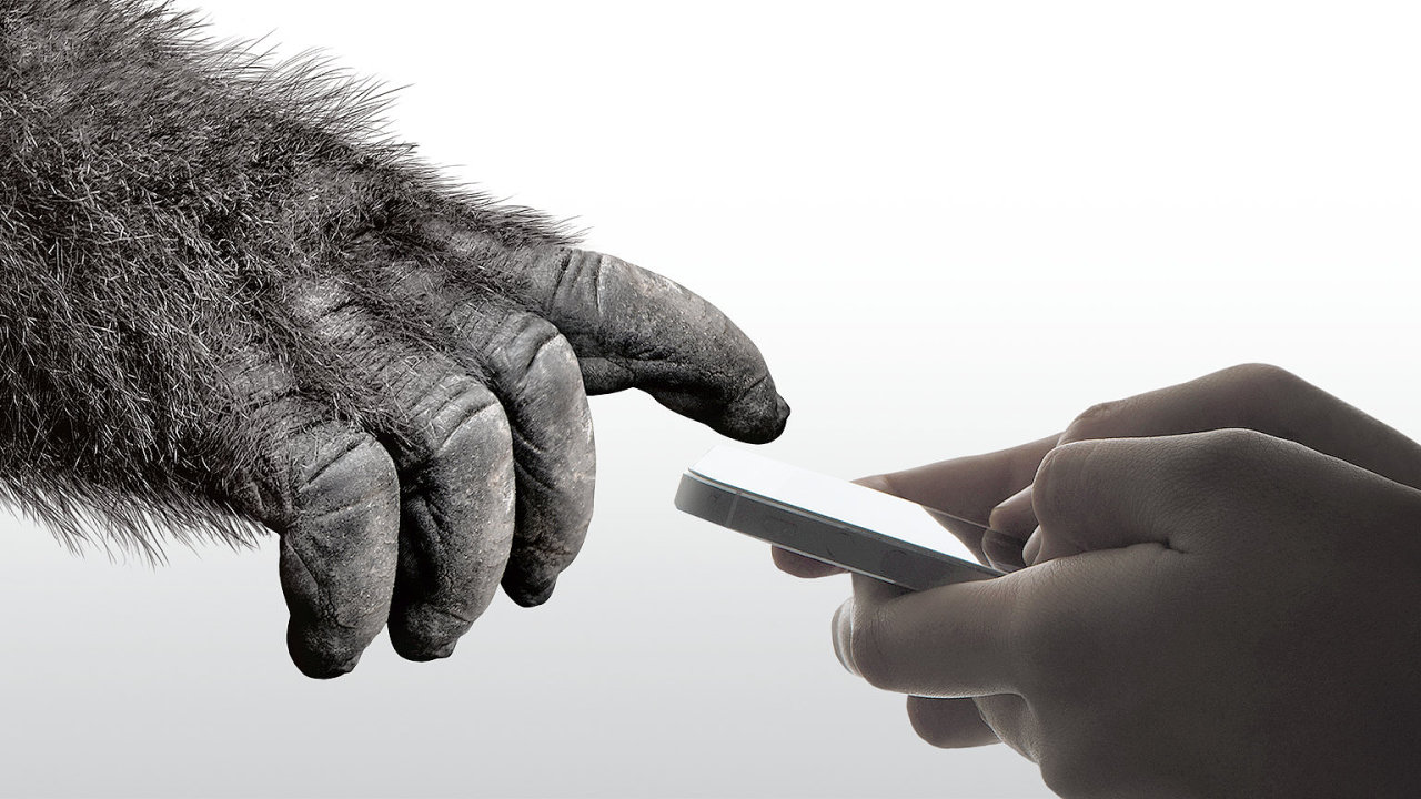 Příští rok ubude rozbitých obrazovek. Mobily budou mít ještě tvrdší sklo